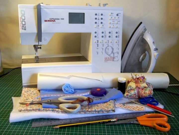 Things to make and do - Fabric Mobile Phone Case