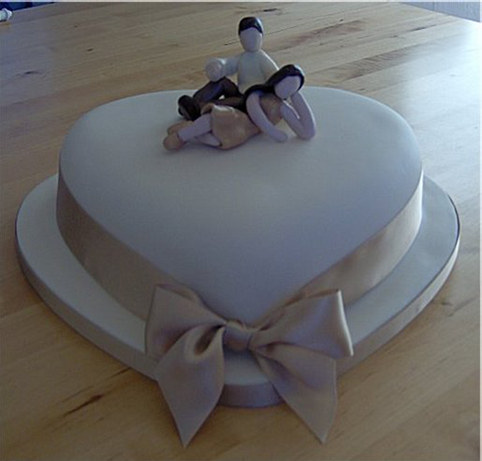 Things to make and do - Gallery: wedding cakes by Jo Lovejoy