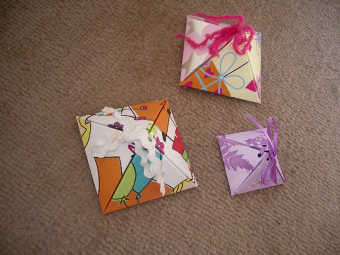 Things to make and do - Gallery: Gift bags and Pyramid boxes by Linda Ford