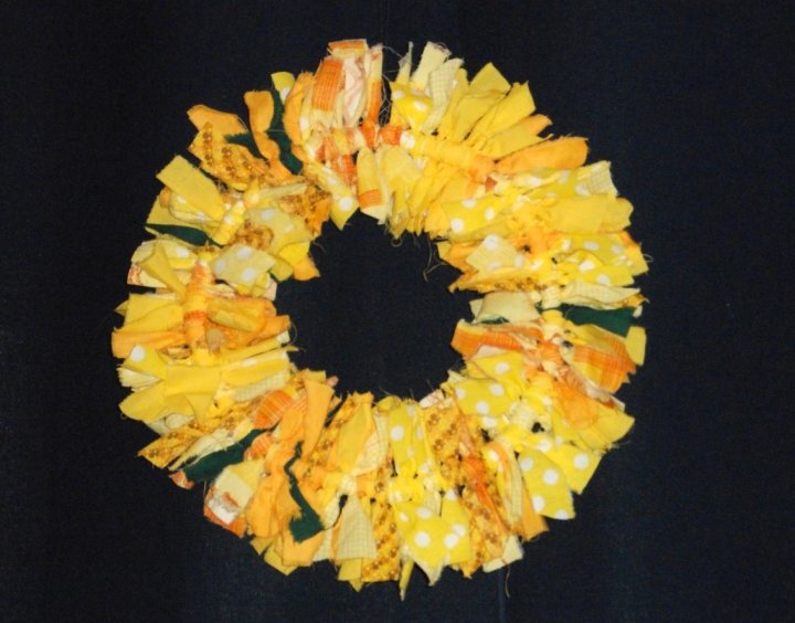 Things to make and do - Gallery: Shabby Fabric Wreath by Averil Ridgway