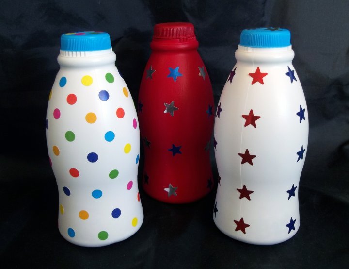 Plastic bottle shakers