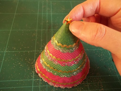 Things to make and do - Make a Cone Christmas Tree