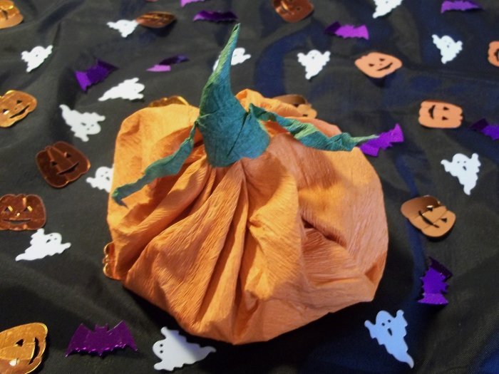 Things to make and do - Halloween Paper Pumpkin Favours