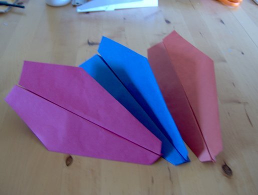 Things to make and do - art: Paper planes