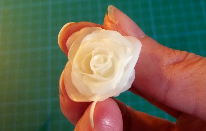 Things to make and do - making Cold Porcelain Roses