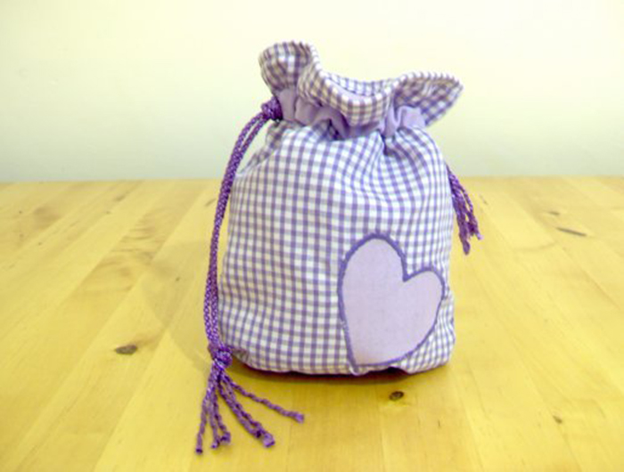 Things to make and do - sew a drawstring bag